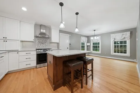 11 Montgomery Farm Road Derry NH 03038