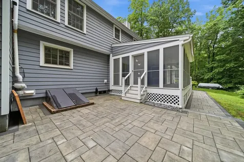 11 Montgomery Farm Road Derry NH 03038