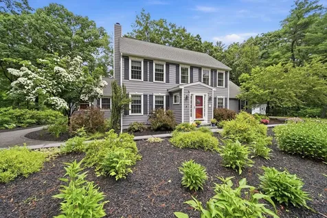 11 Montgomery Farm Road Derry NH 03038