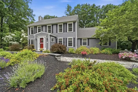 11 Montgomery Farm Road Derry NH 03038
