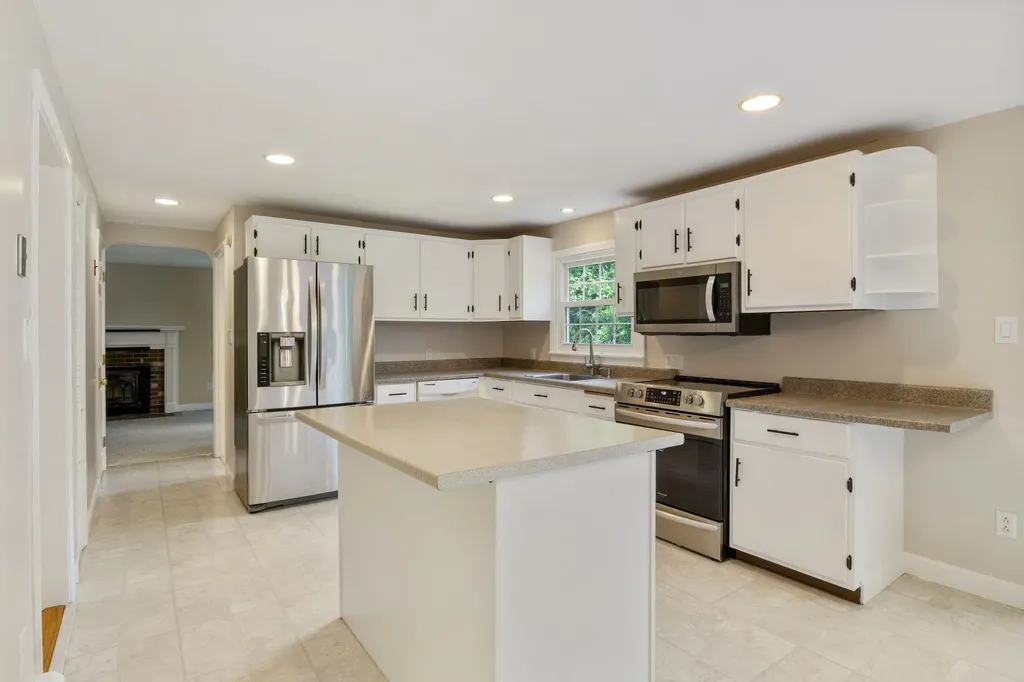 46 Woodridge Road Durham NH 03824
