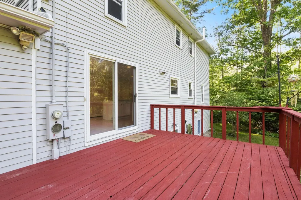 46 Woodridge Road Durham NH 03824