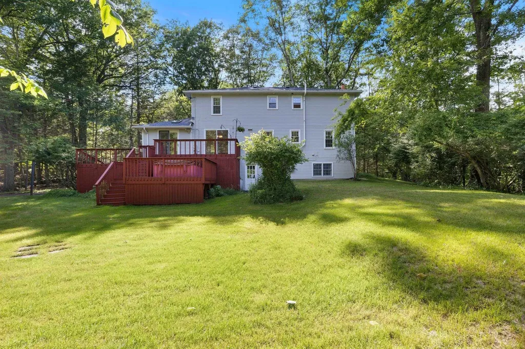 46 Woodridge Road Durham NH 03824
