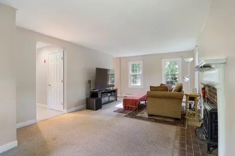 46 Woodridge Road Durham NH 03824