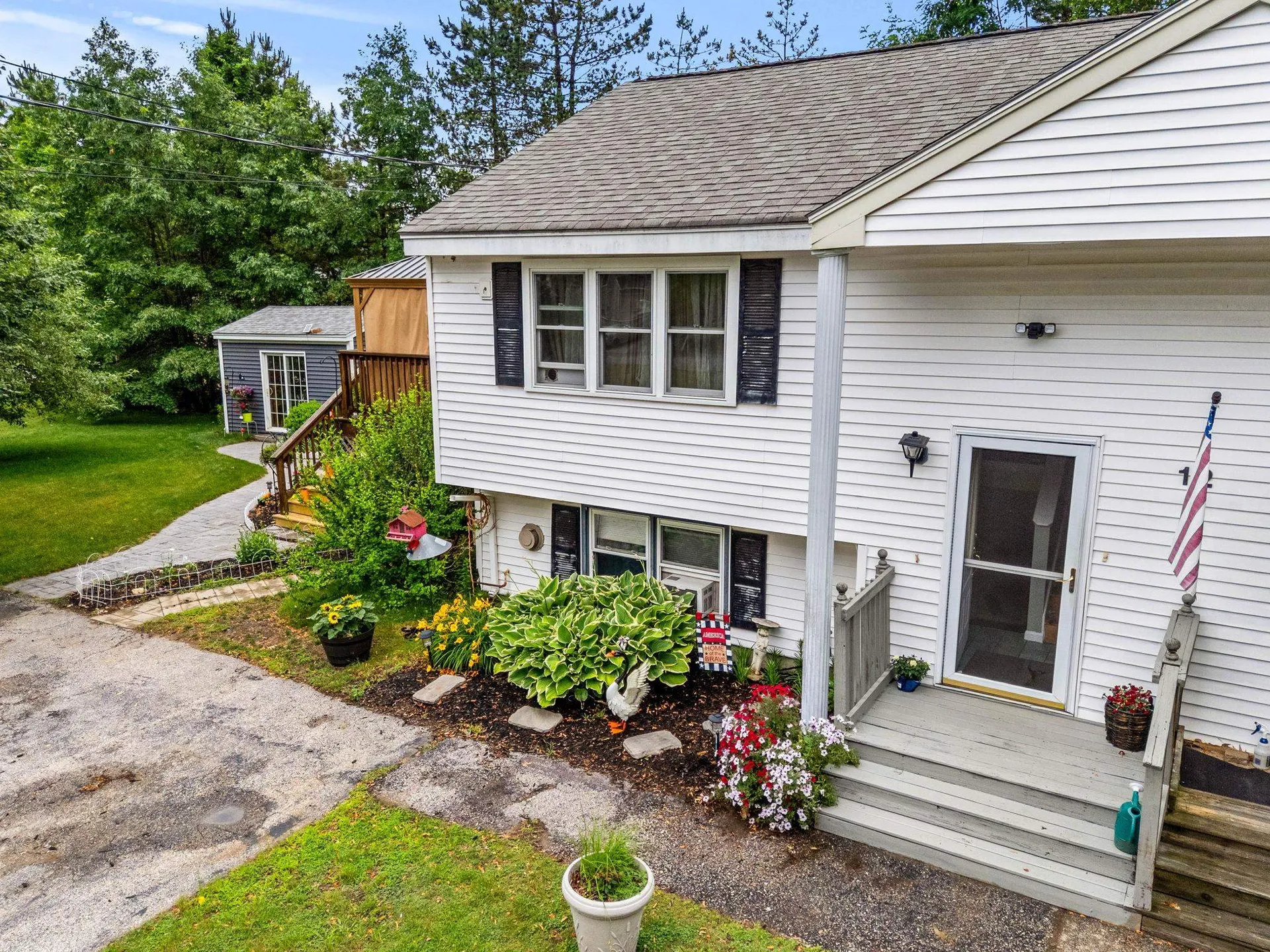 12L Rebecca Lane Derry NH 03038