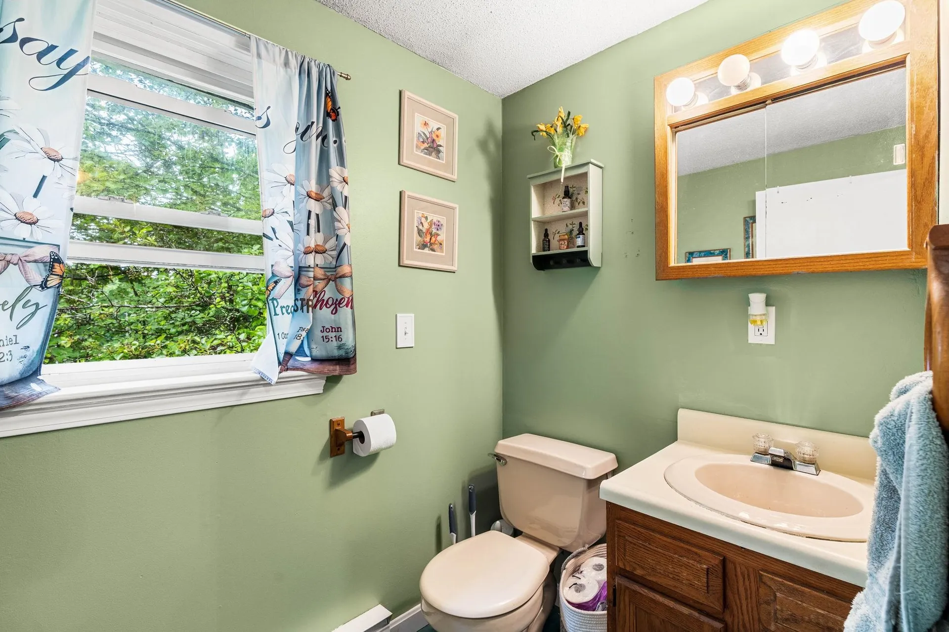 12L Rebecca Lane Derry NH 03038