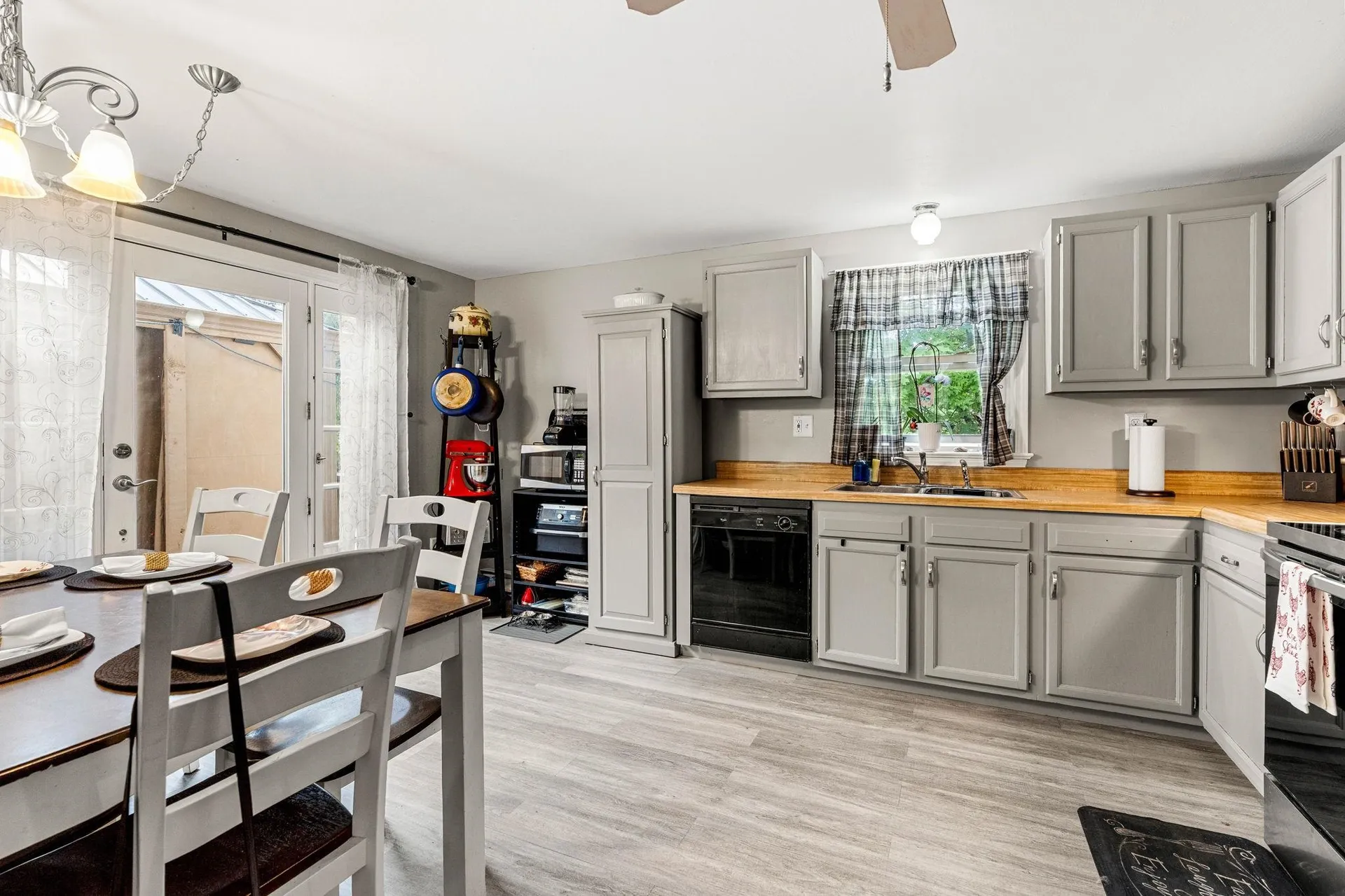 12L Rebecca Lane Derry NH 03038