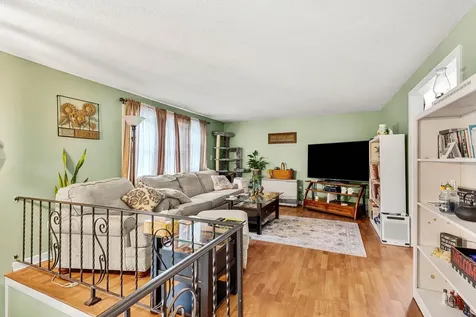 12L Rebecca Lane Derry NH 03038