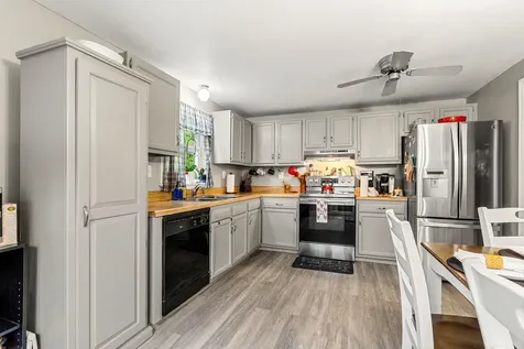 12L Rebecca Lane Derry NH 03038