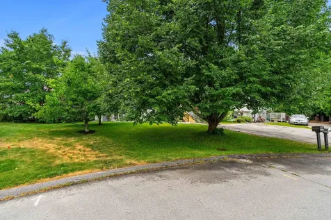 12L Rebecca Lane Derry NH 03038