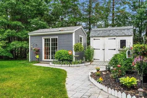 12L Rebecca Lane Derry NH 03038