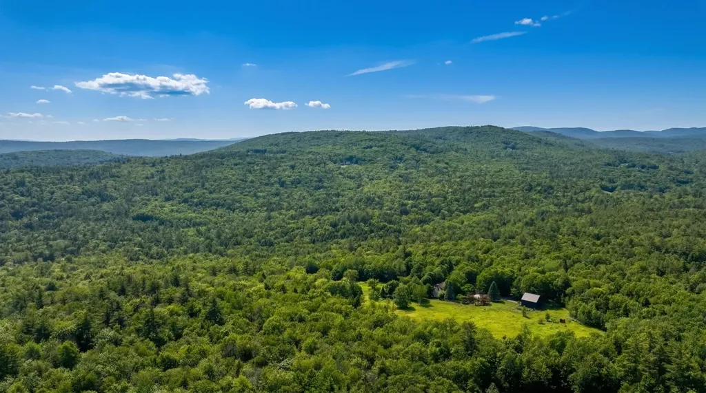 35 Wilmot Center Road Wilmot NH 03287