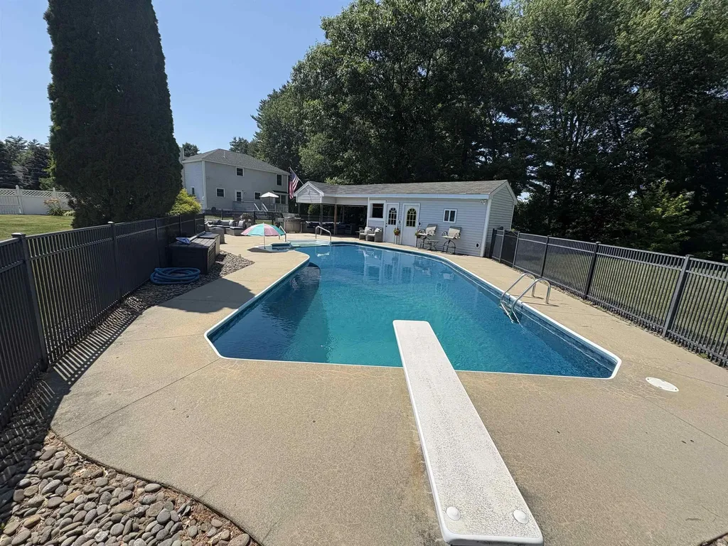 144 Old Derry Road Londonderry NH 03053