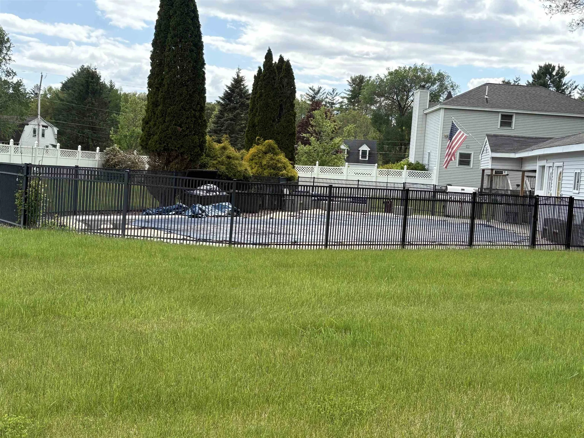 144 Old Derry Road Londonderry NH 03053