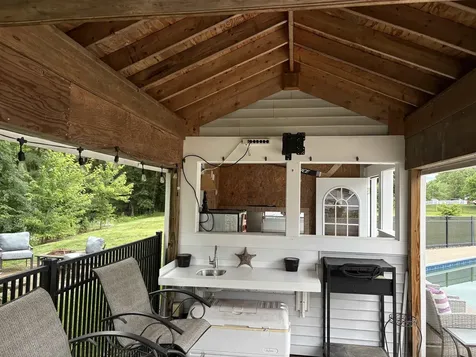 144 Old Derry Road Londonderry NH 03053