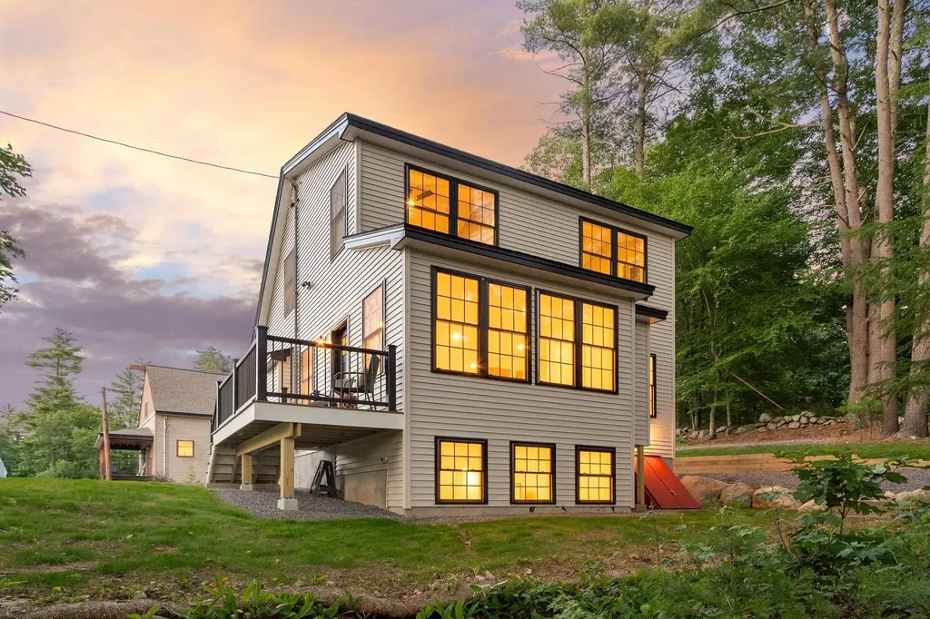 7 Beach Road Hampstead NH 03841