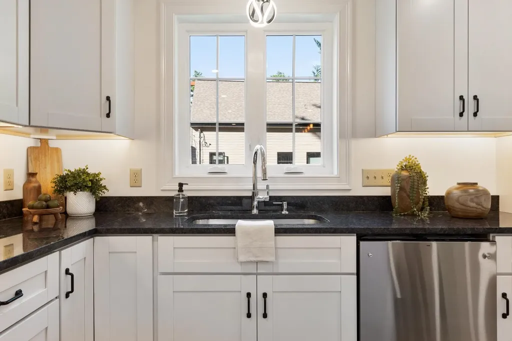 7 Beach Road Hampstead NH 03841