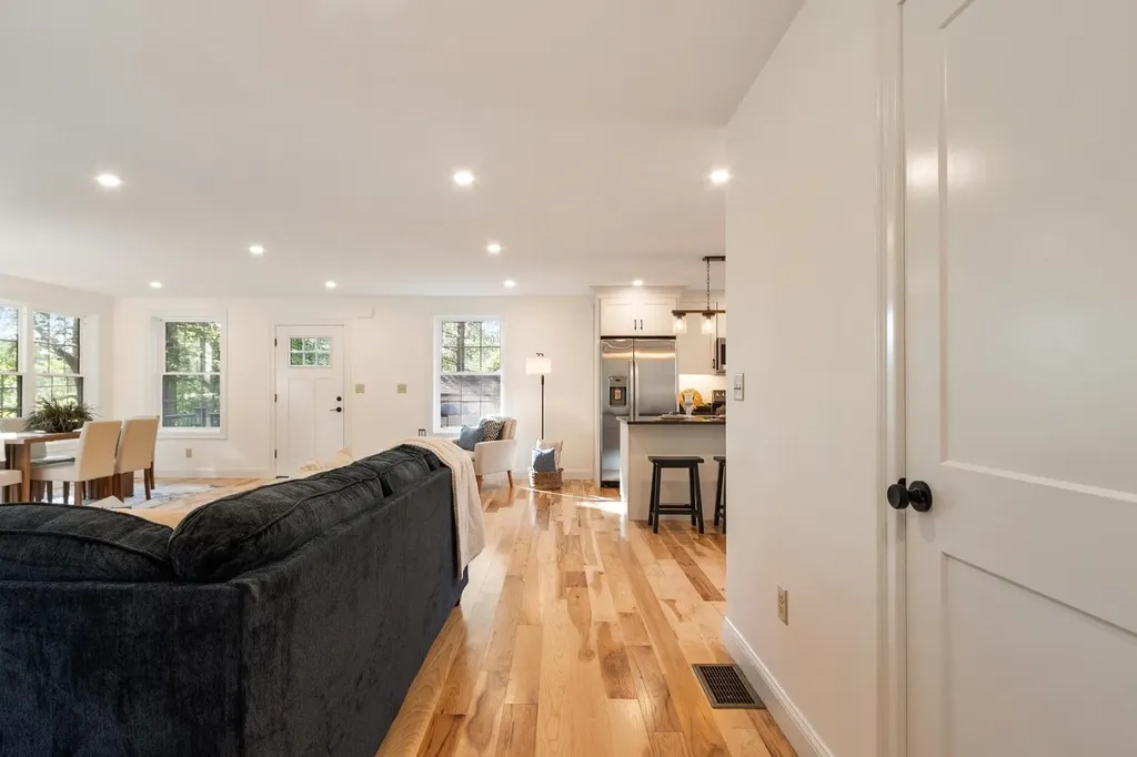 7 Beach Road Hampstead NH 03841