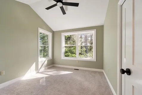 7 Beach Road Hampstead NH 03841