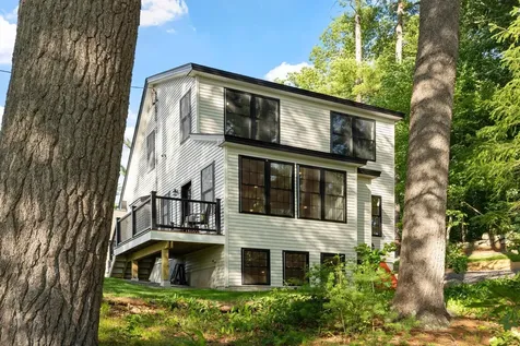 7 Beach Road Hampstead NH 03841