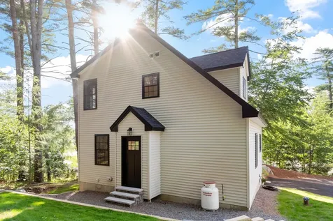 7 Beach Road Hampstead NH 03841