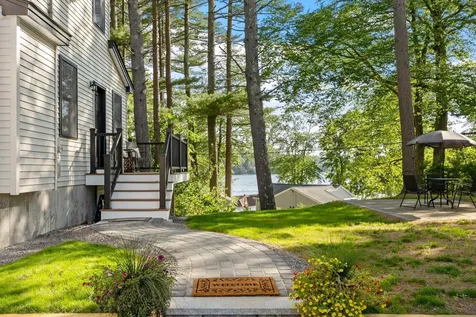 7 Beach Road Hampstead NH 03841