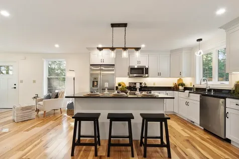 7 Beach Road Hampstead NH 03841