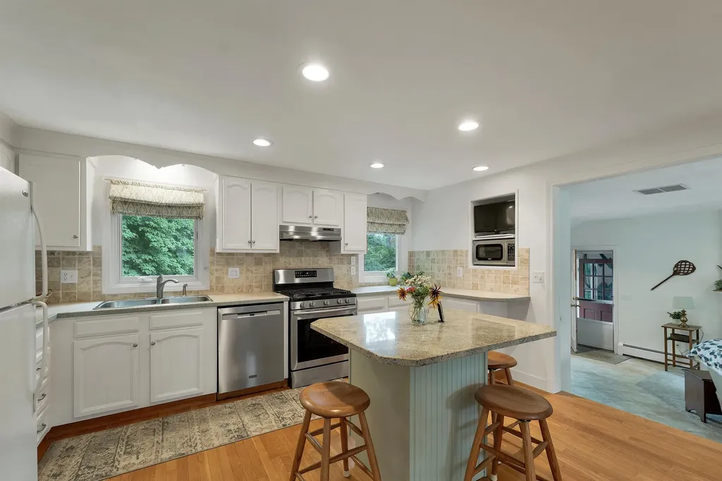 15 Spencer Drive Nashua NH 03062