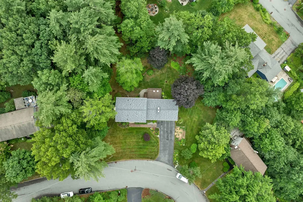 15 Spencer Drive Nashua NH 03062