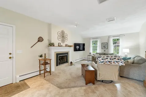 15 Spencer Drive Nashua NH 03062