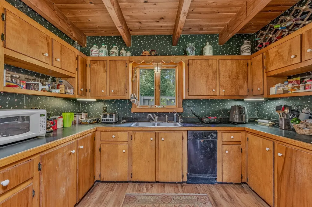 2054 Whitefield Road Bethlehem NH 03574