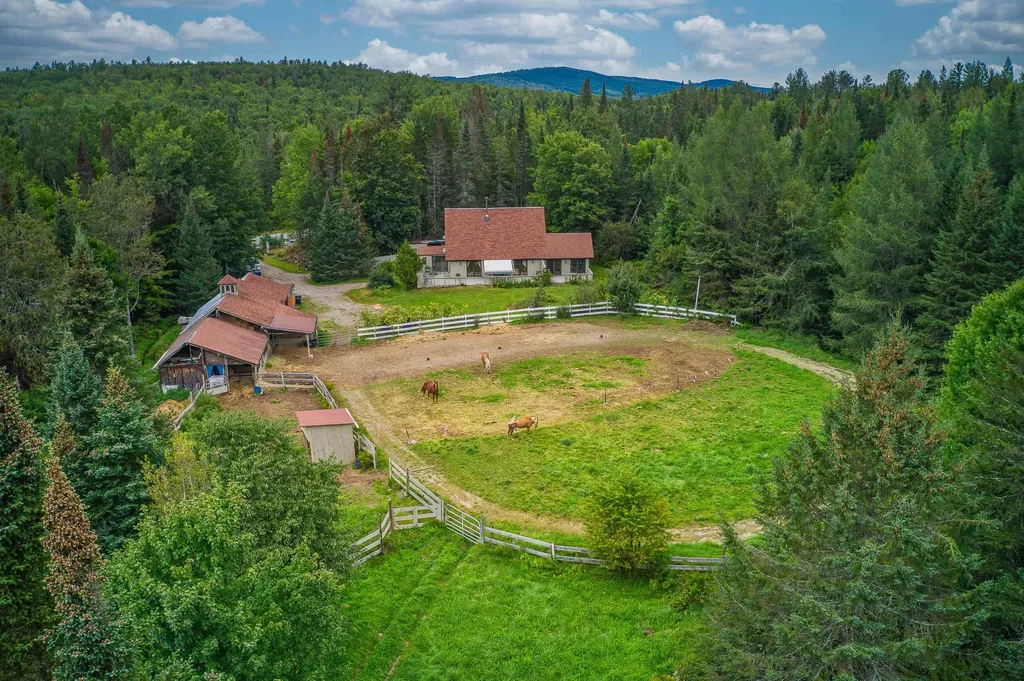2054 Whitefield Road Bethlehem NH 03574