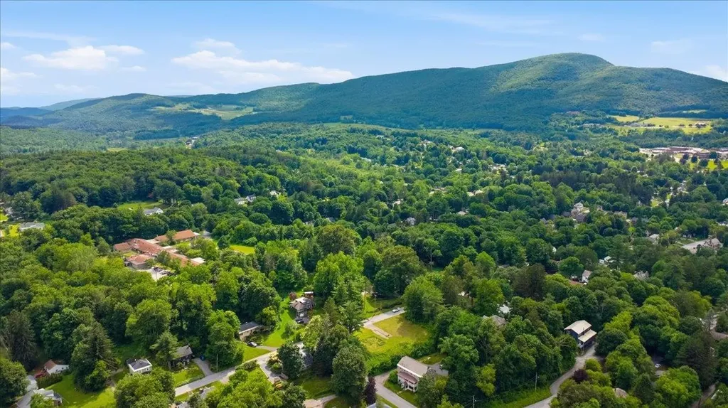 236-240 Grandview Street Bennington VT 05201