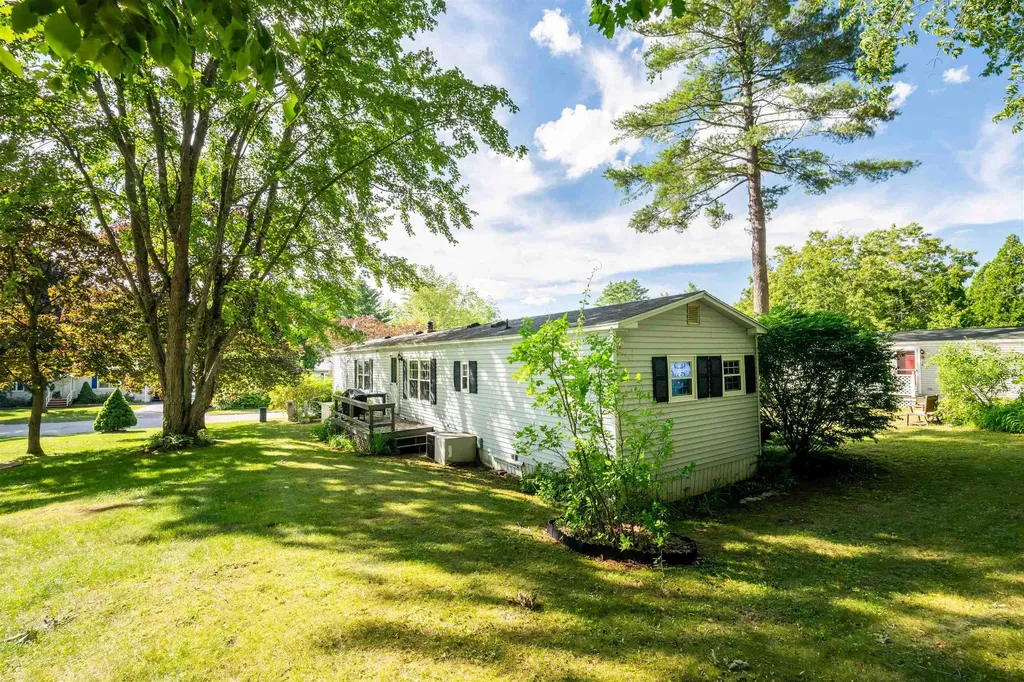42 Gooseberry Circle Rochester NH 03867