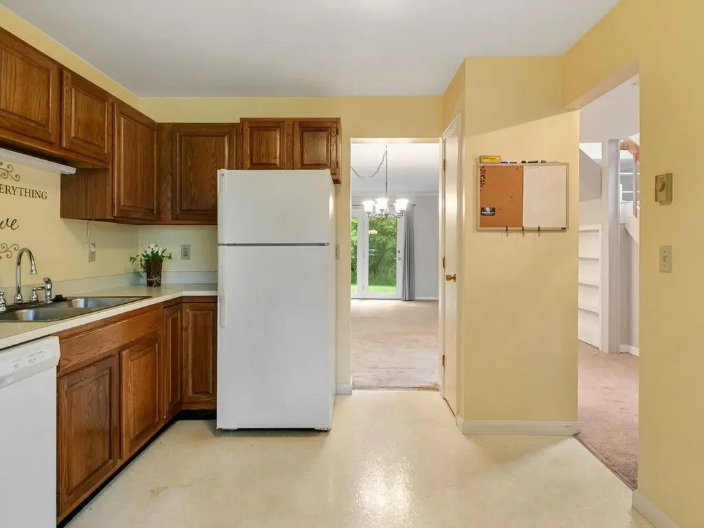 L13 Stonehedge Drive South Burlington VT 05403