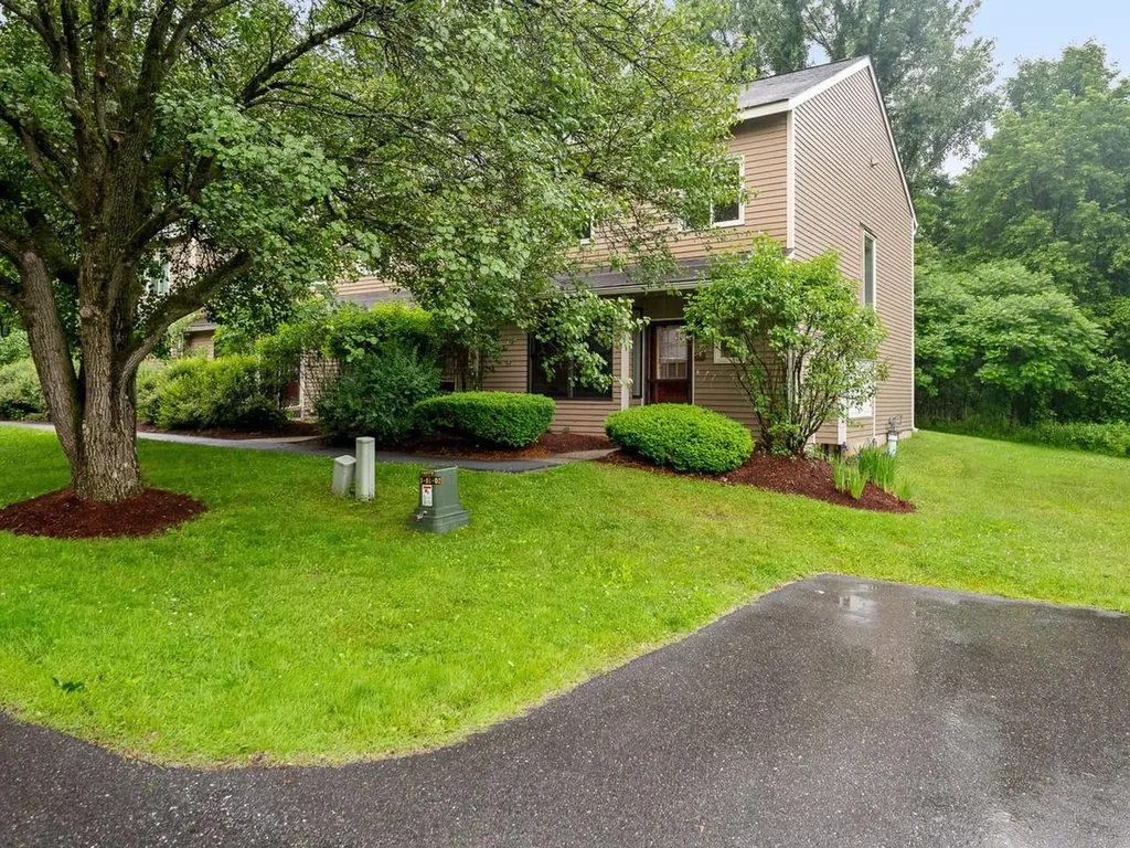 L13 Stonehedge Drive South Burlington VT 05403