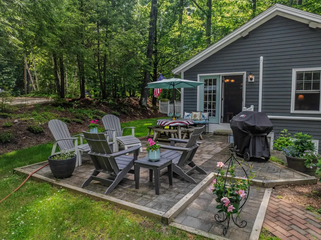 32 Stoney Brook Road Hebron NH 03241