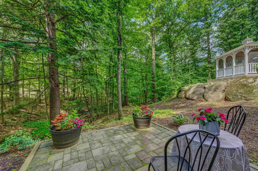 32 Stoney Brook Road Hebron NH 03241