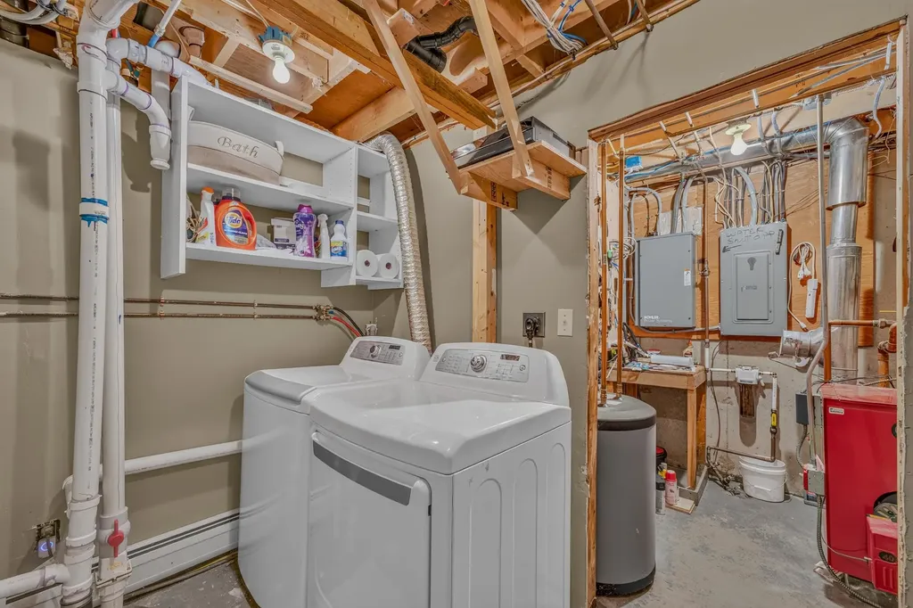 32 Stoney Brook Road Hebron NH 03241