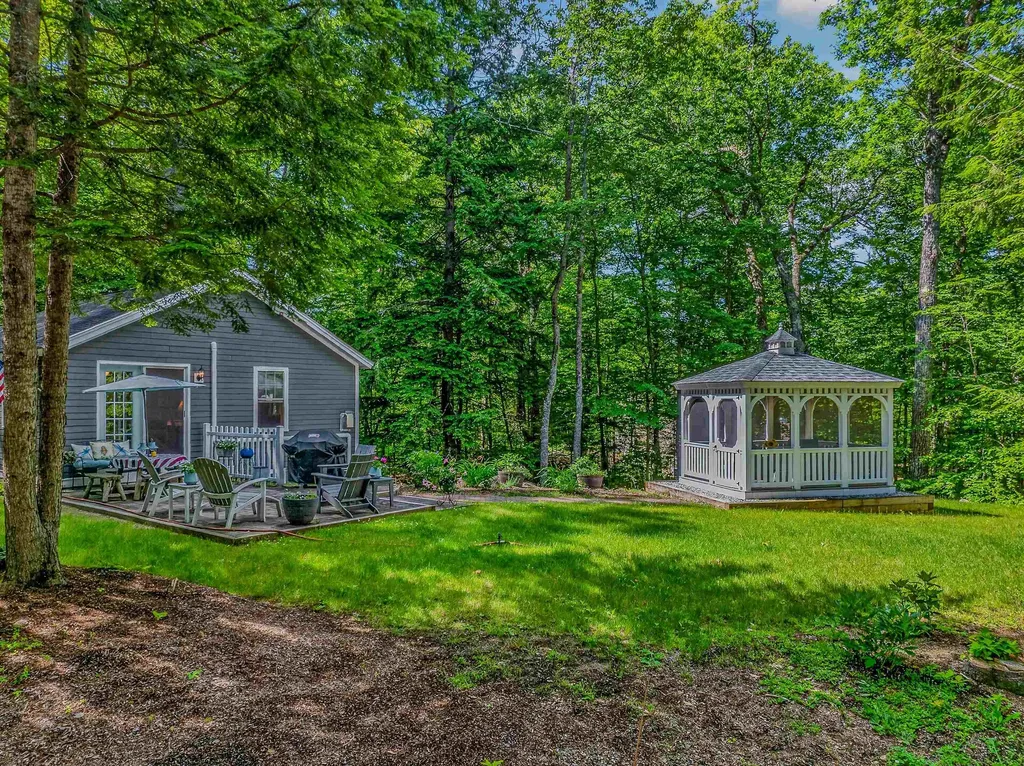32 Stoney Brook Road Hebron NH 03241