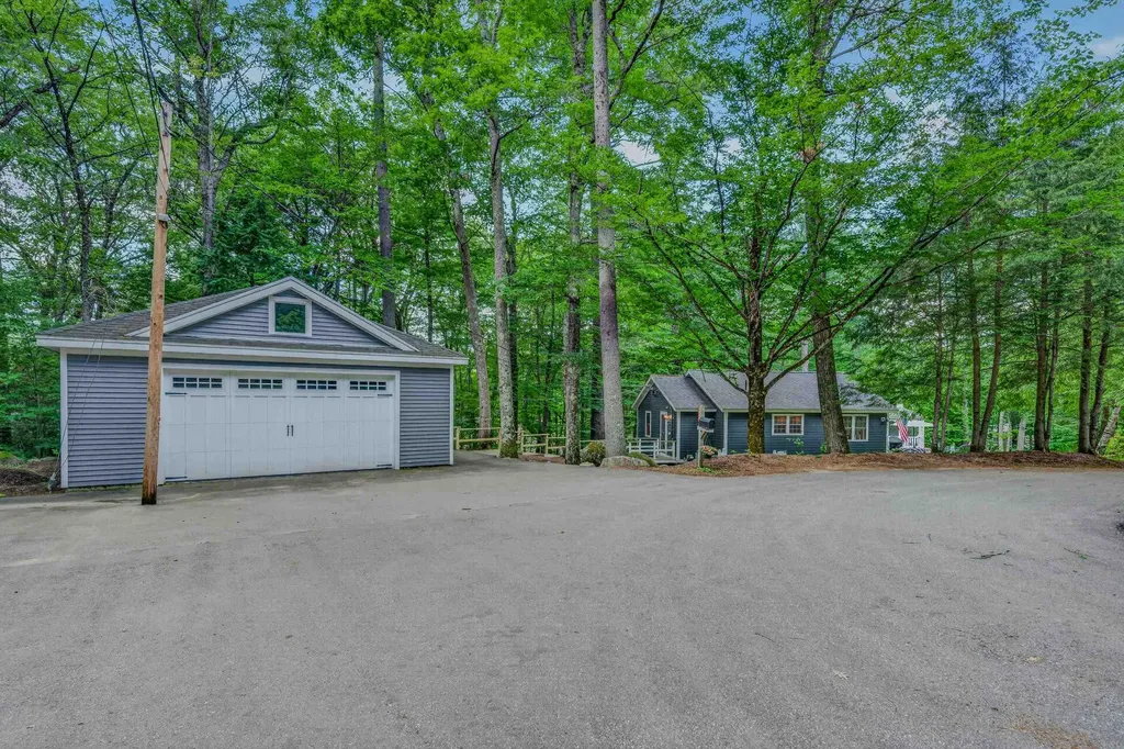 32 Stoney Brook Road Hebron NH 03241