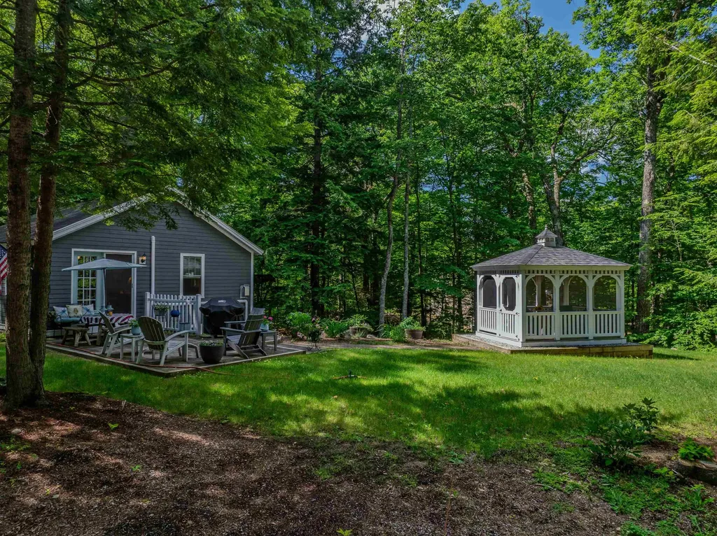32 Stoney Brook Road Hebron NH 03241