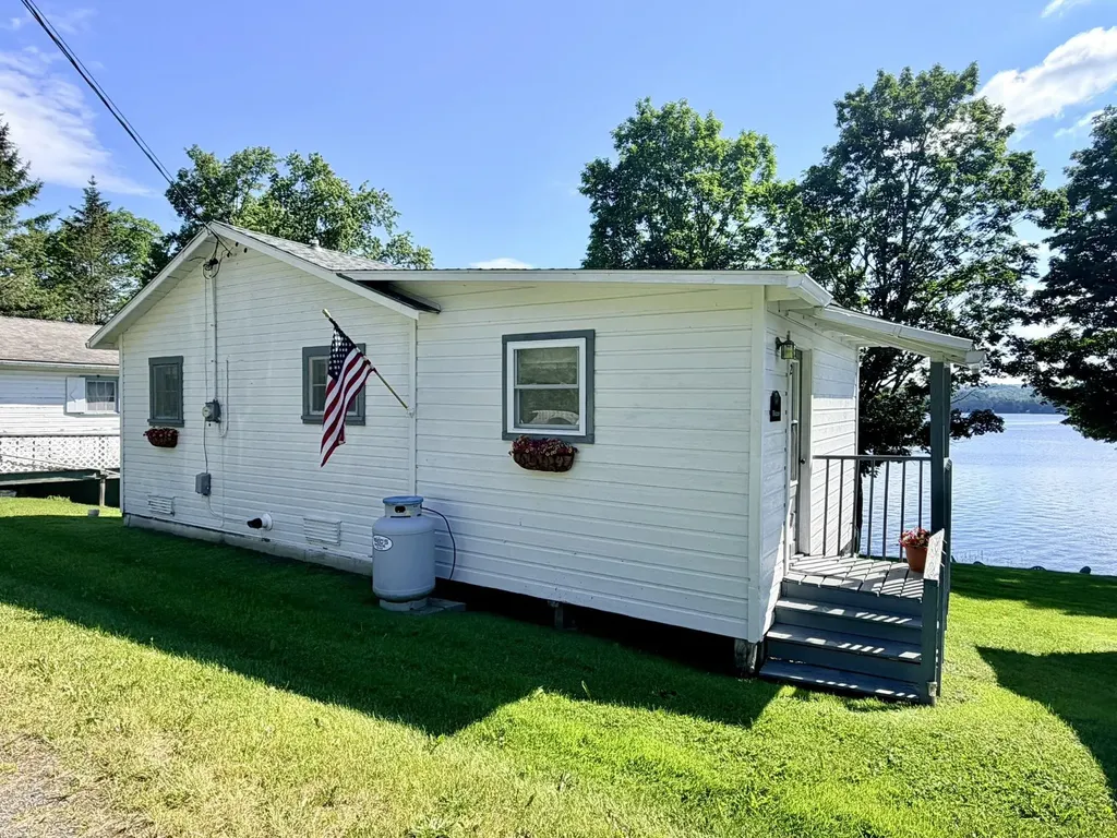 32 Mack's Drive Derby VT 05829