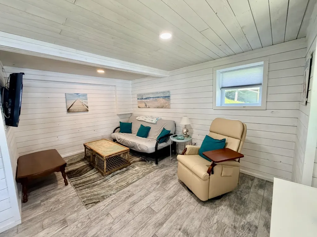 32 Mack's Drive Derby VT 05829