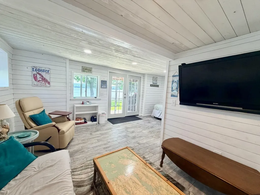 32 Mack's Drive Derby VT 05829