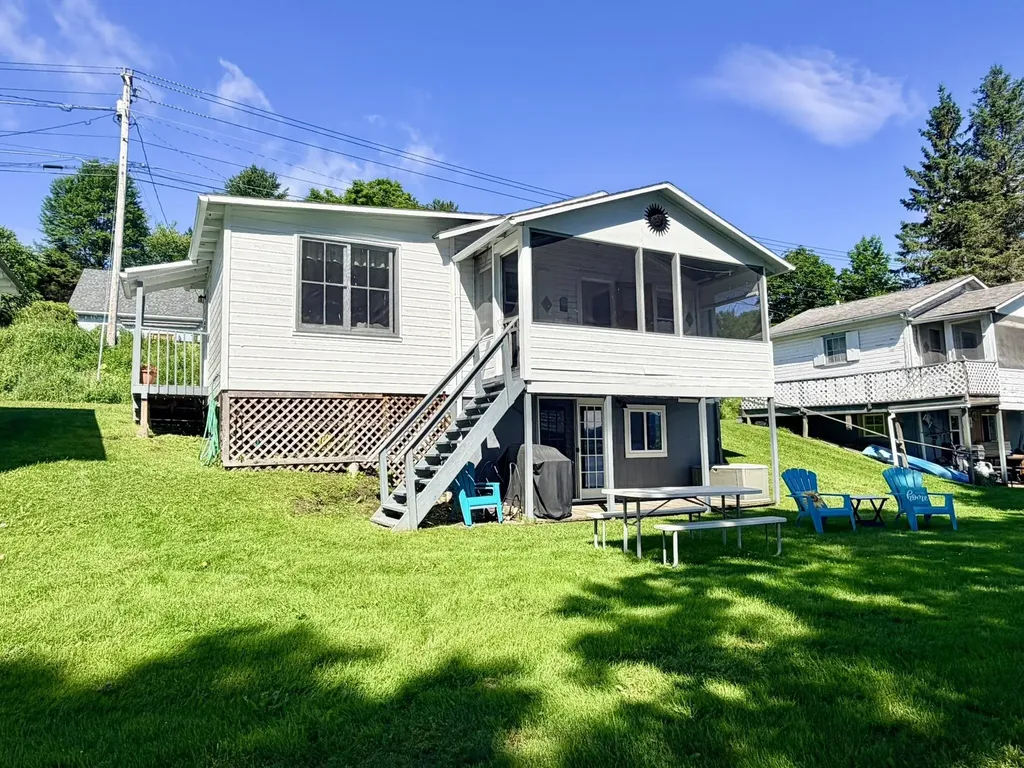 32 Mack's Drive Derby VT 05829