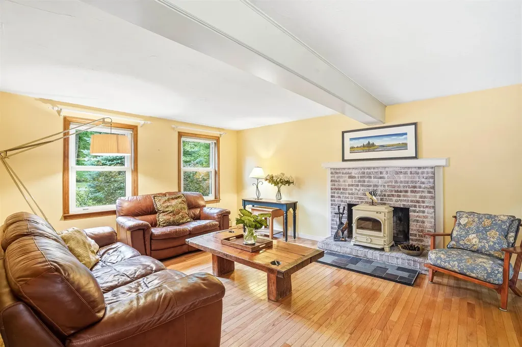 22 Erik Street Merrimack NH 03054