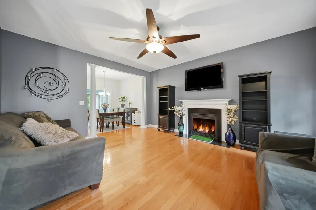 54 River Bend Way Manchester NH 03103