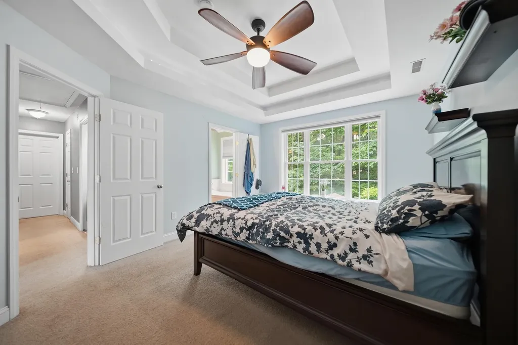 54 River Bend Way Manchester NH 03103
