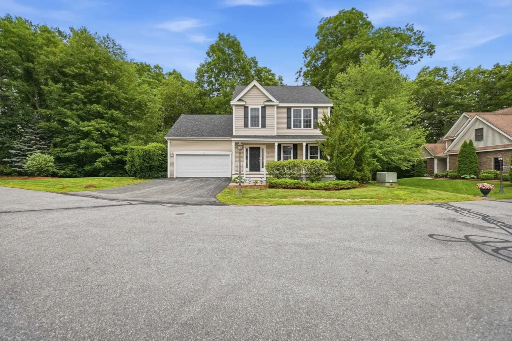 54 River Bend Way Manchester NH 03103